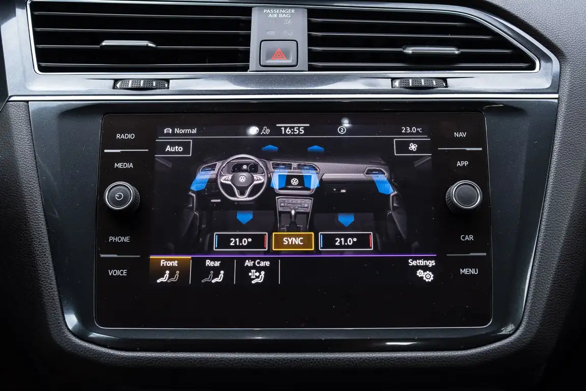VOLKSWAGEN TIGUAN