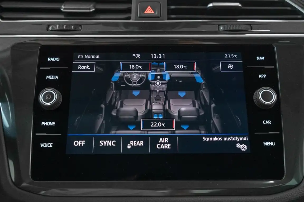 VOLKSWAGEN TIGUAN