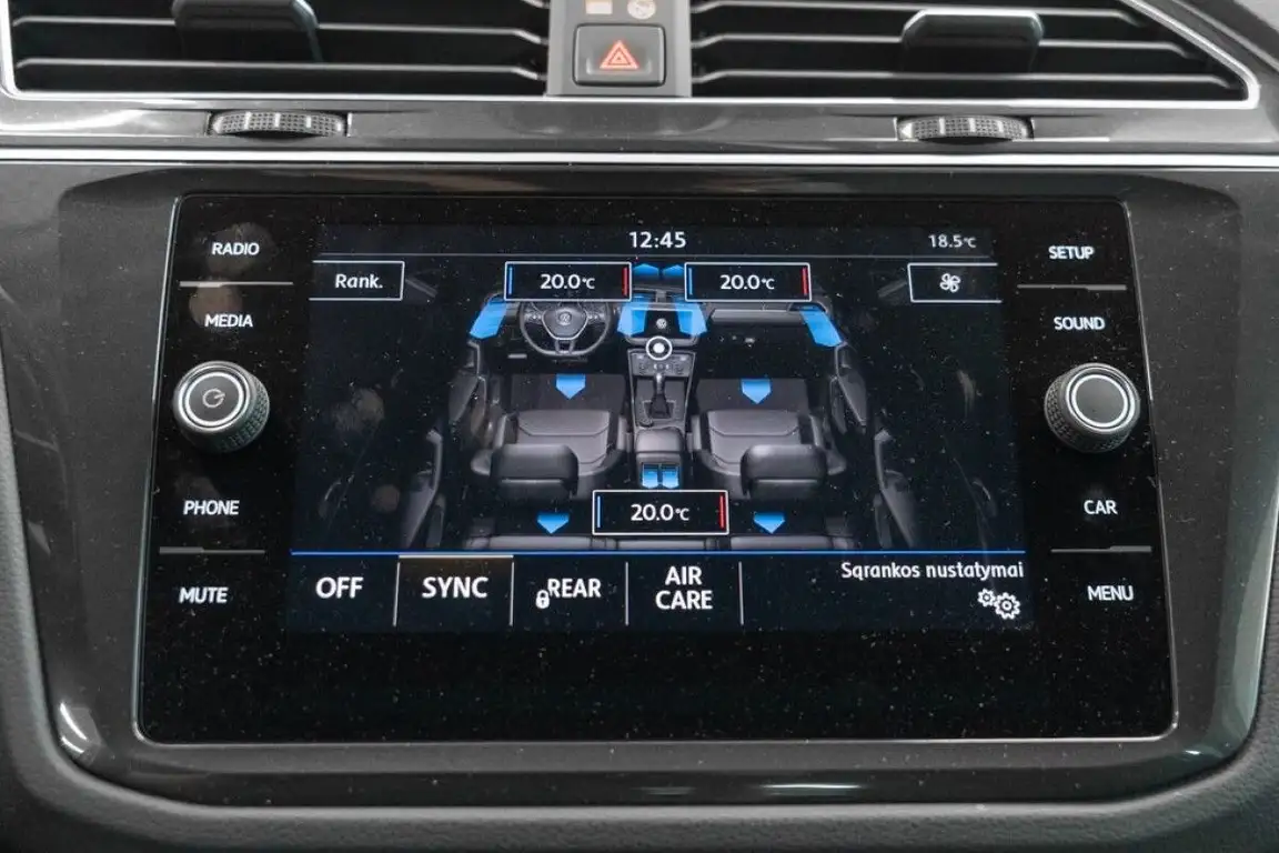 VOLKSWAGEN TIGUAN
