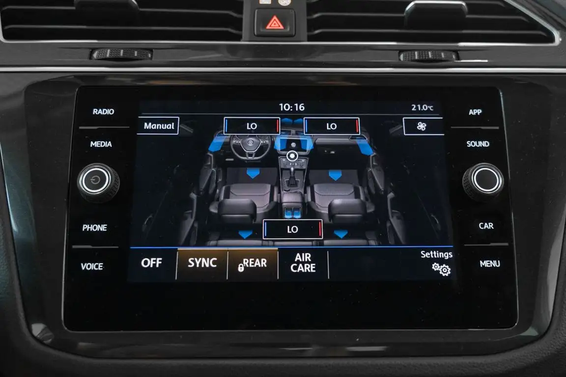 VOLKSWAGEN TIGUAN