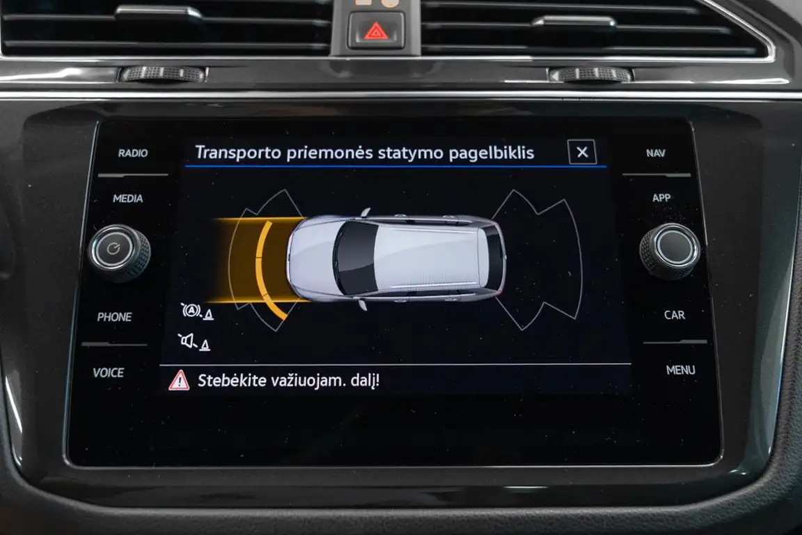 VOLKSWAGEN TIGUAN
