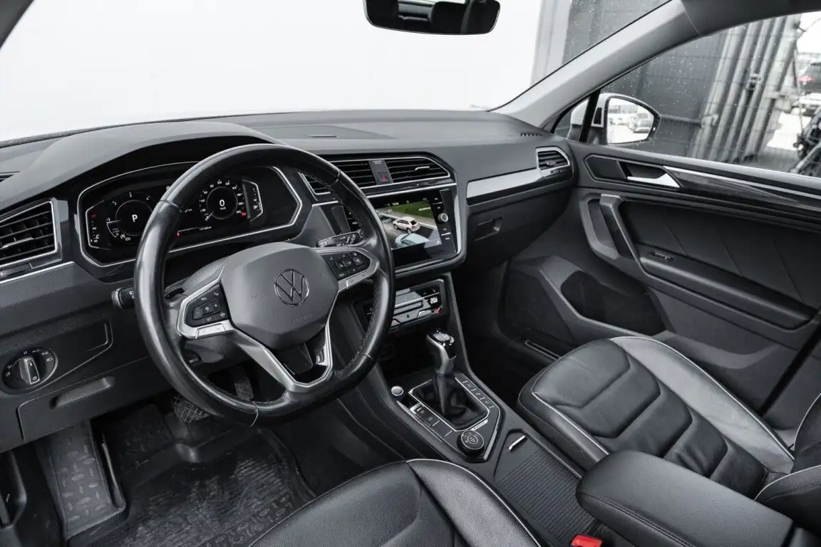 VOLKSWAGEN TIGUAN