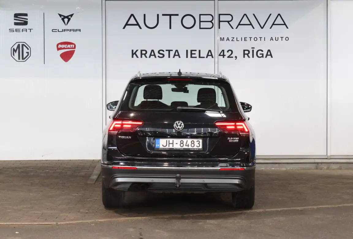VOLKSWAGEN TIGUAN