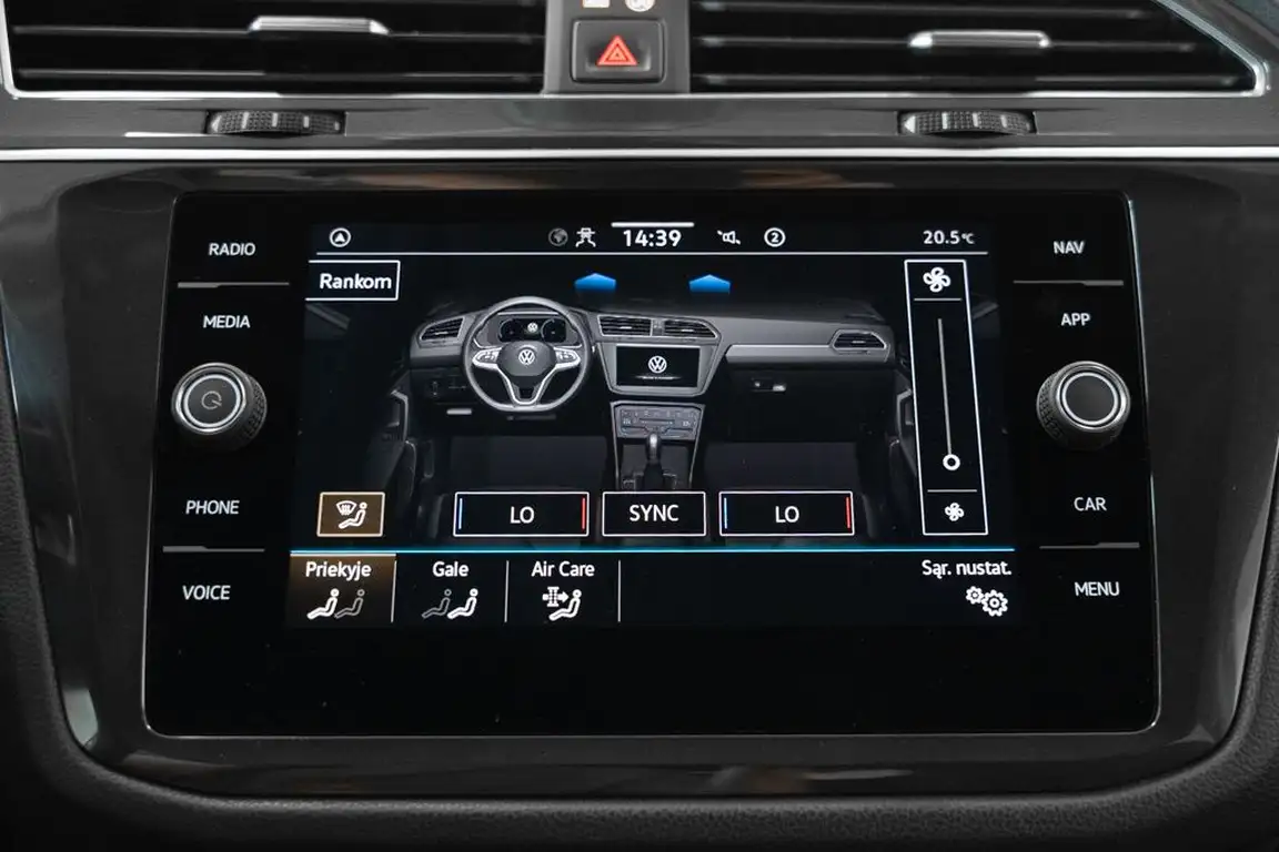 VOLKSWAGEN TIGUAN