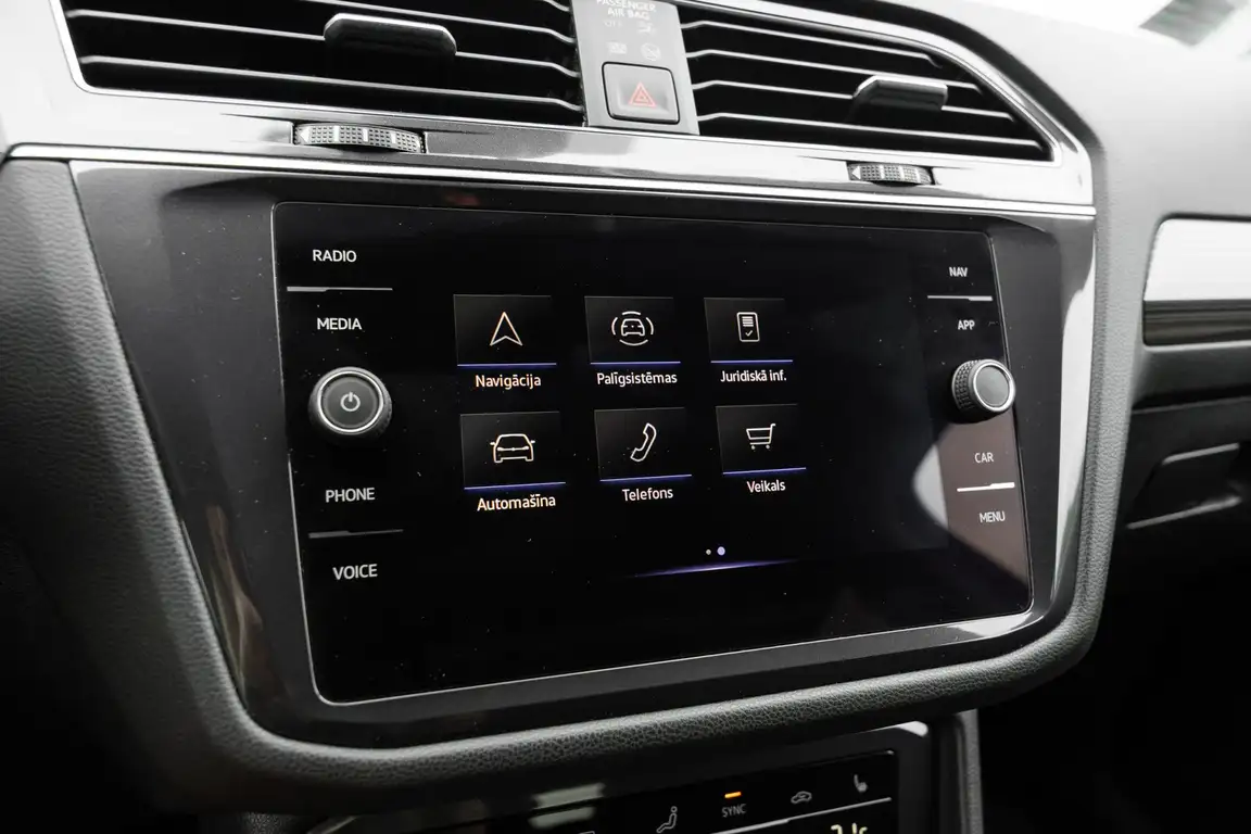 VOLKSWAGEN TIGUAN
