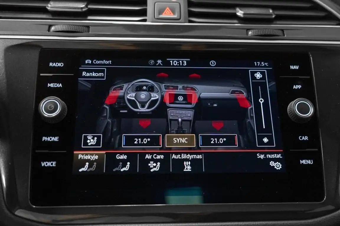 VOLKSWAGEN TIGUAN