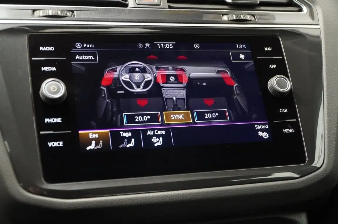 VOLKSWAGEN TIGUAN