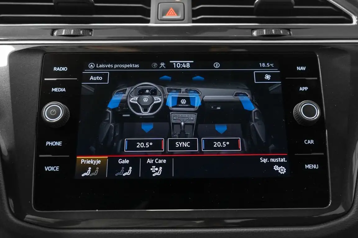 VOLKSWAGEN TIGUAN