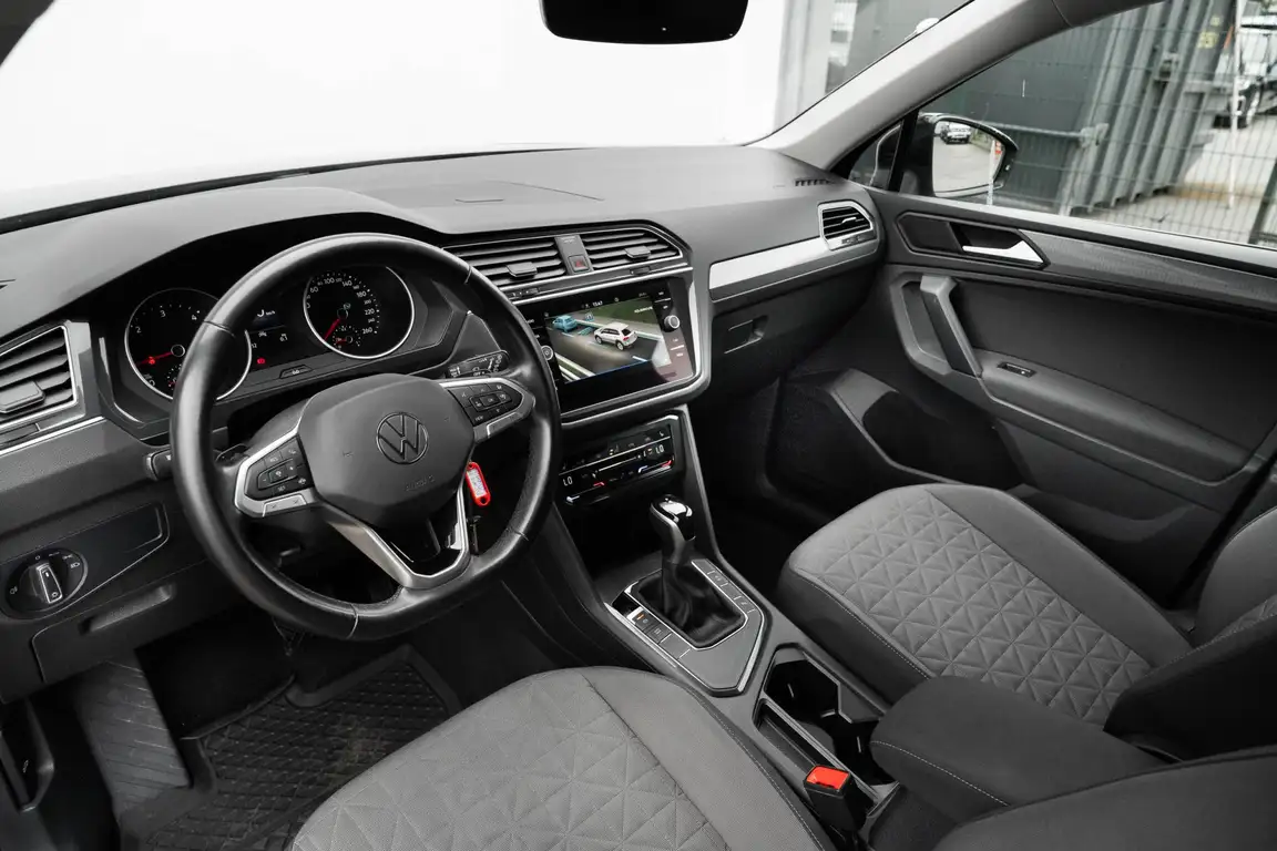 VOLKSWAGEN TIGUAN