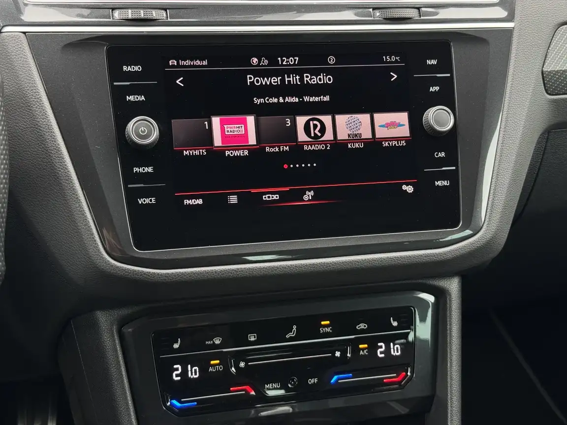 VOLKSWAGEN TIGUAN