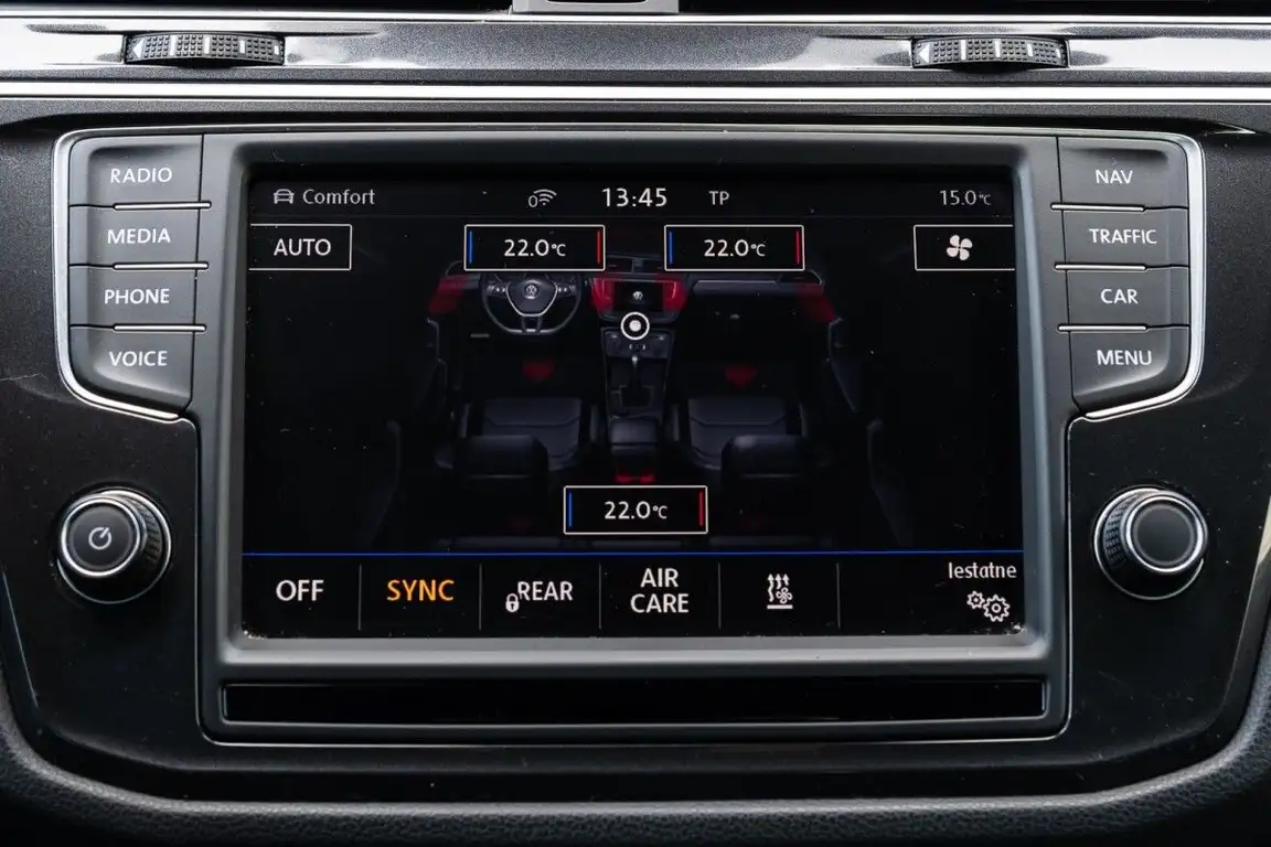 VOLKSWAGEN TIGUAN