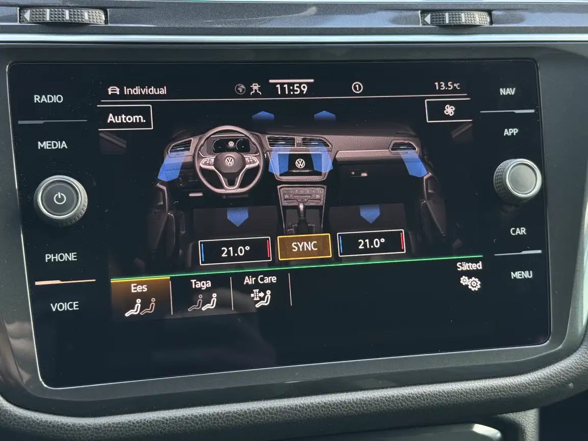 VOLKSWAGEN TIGUAN