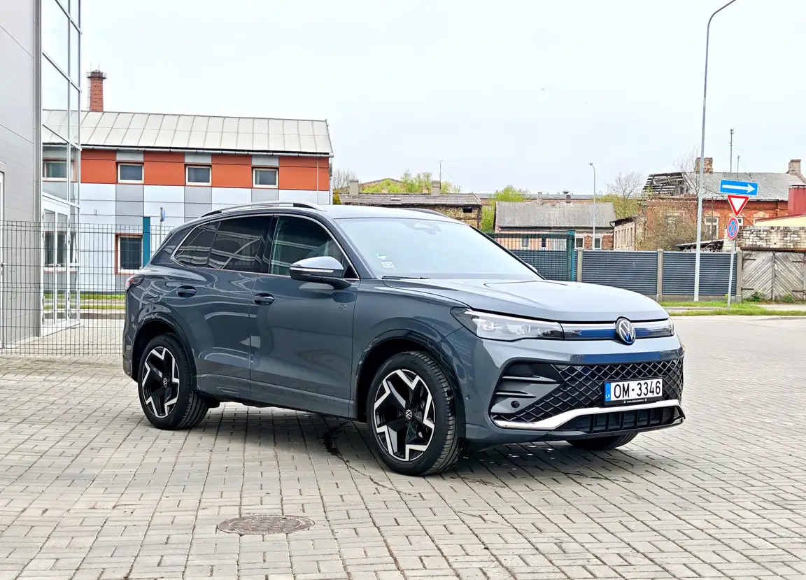 VOLKSWAGEN TIGUAN