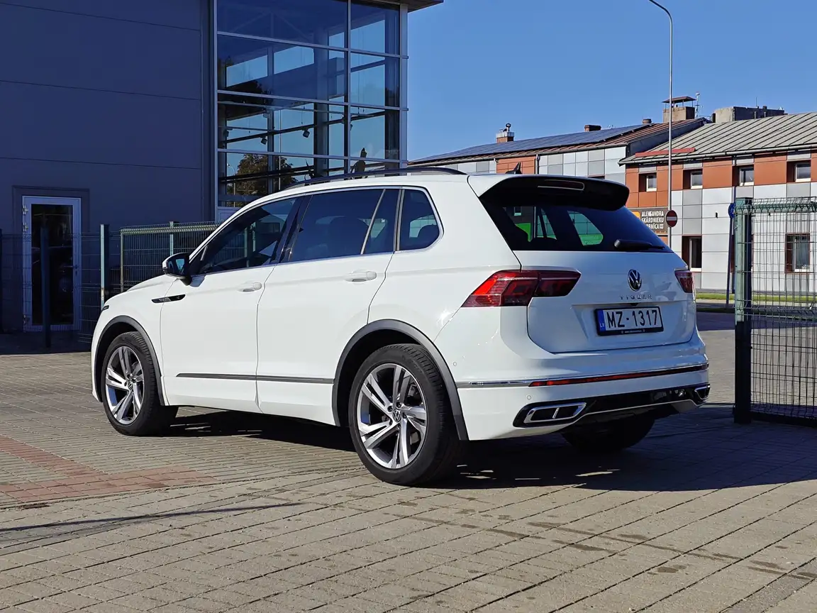 VOLKSWAGEN TIGUAN