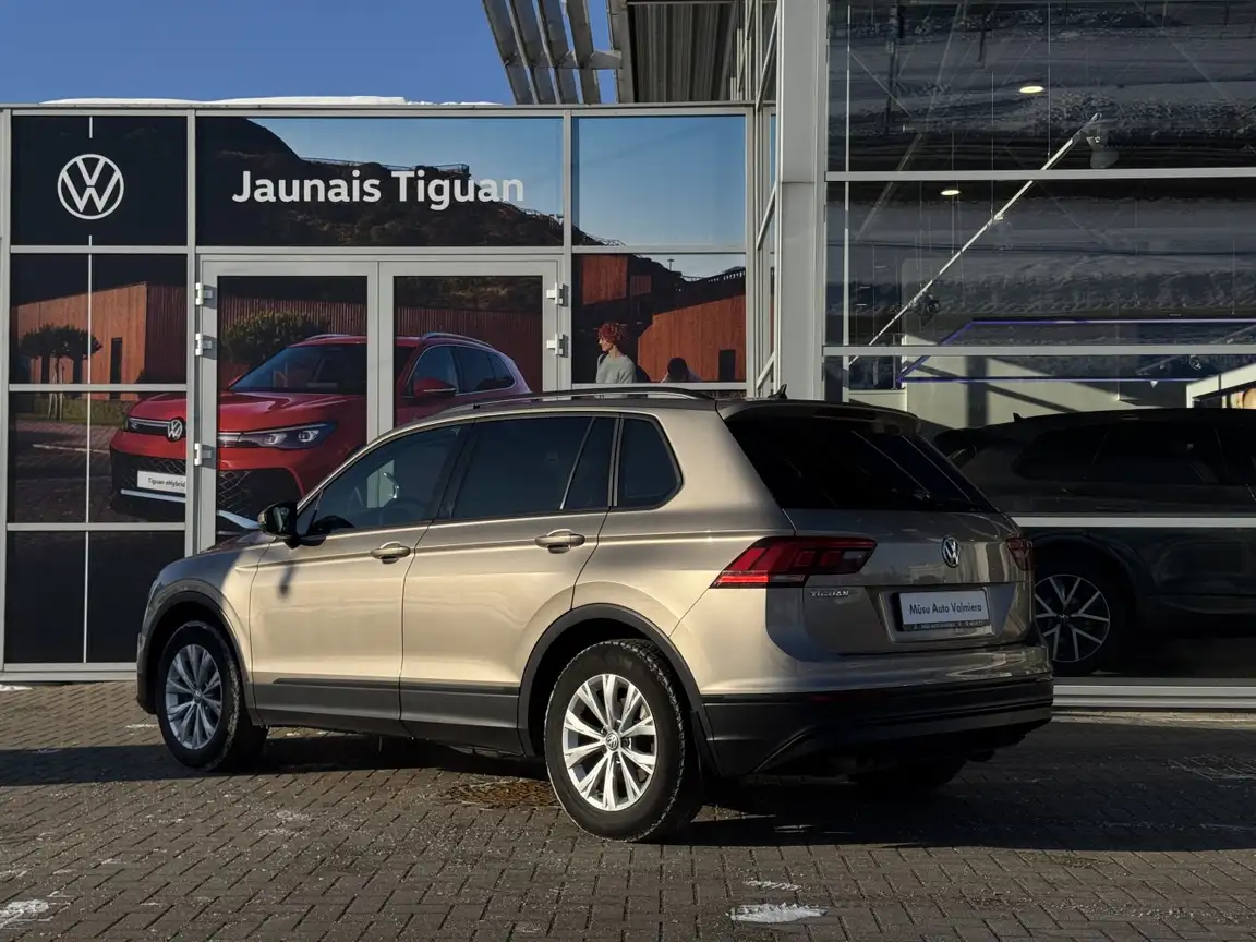 VOLKSWAGEN TIGUAN