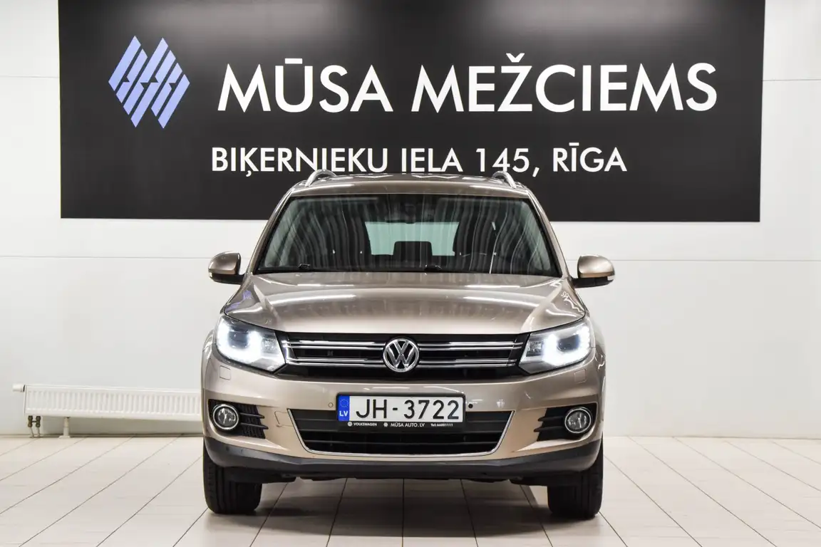 VOLKSWAGEN TIGUAN