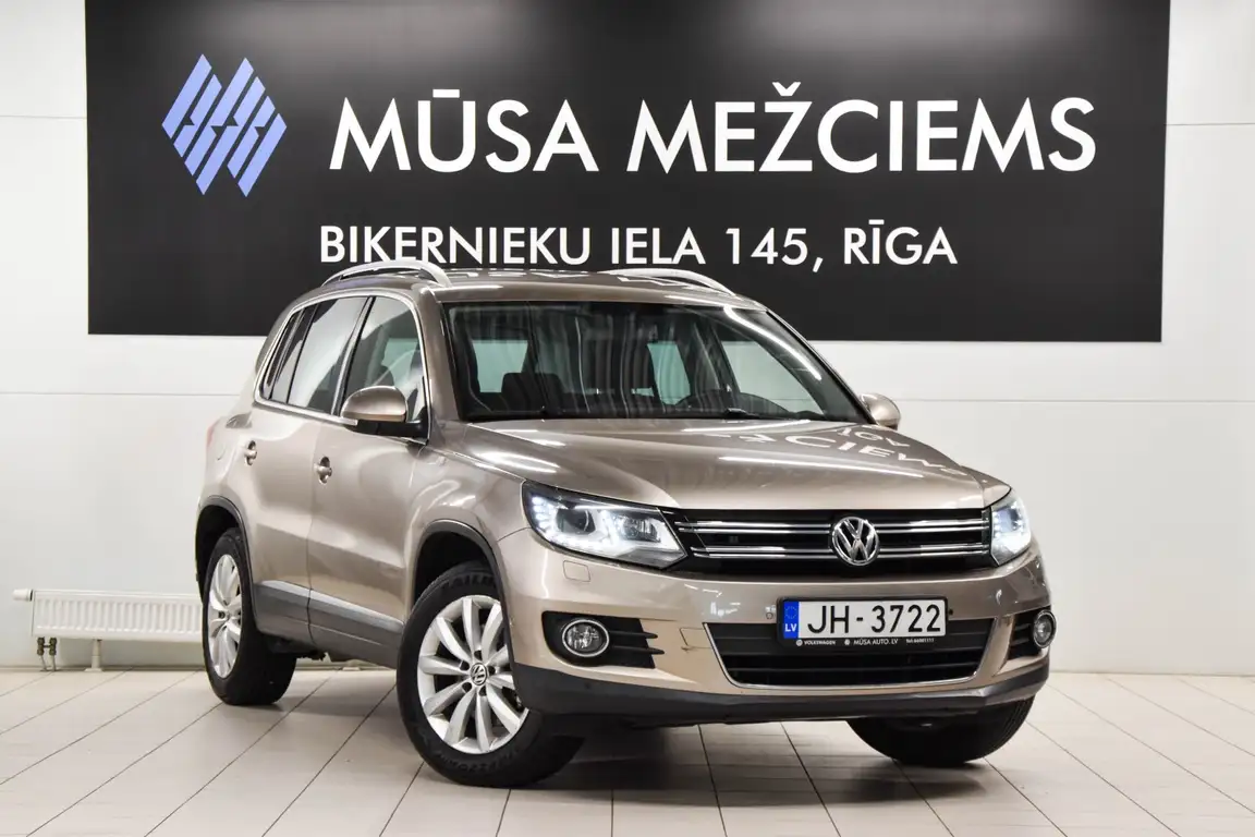 VOLKSWAGEN TIGUAN