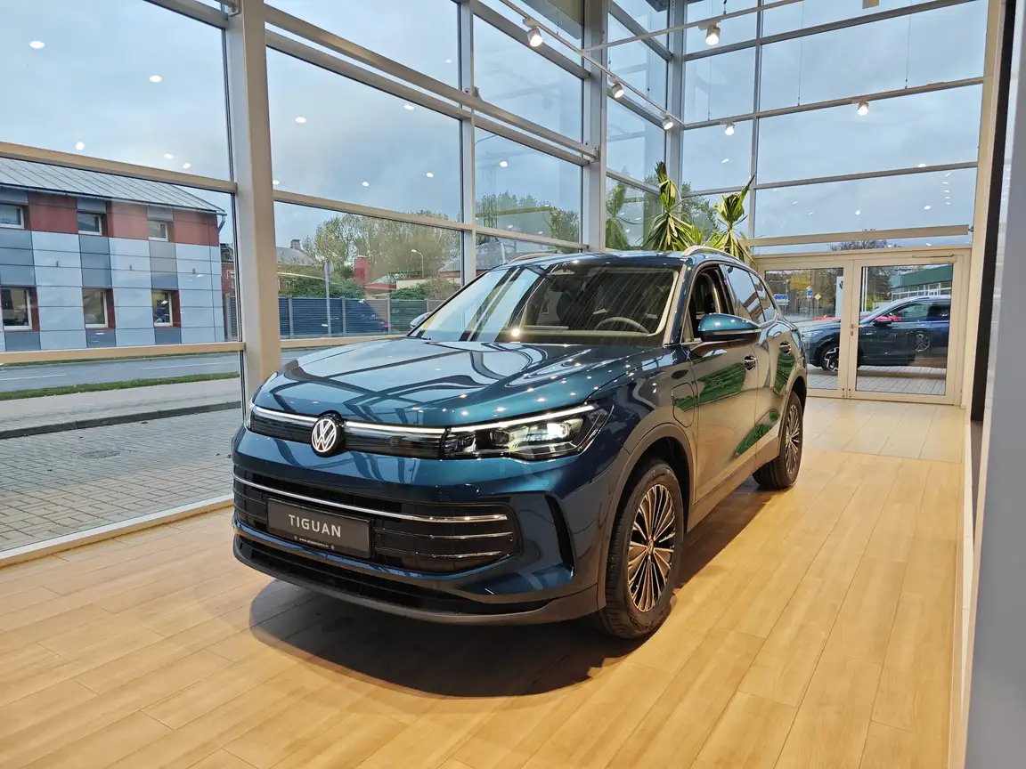 VOLKSWAGEN TIGUAN