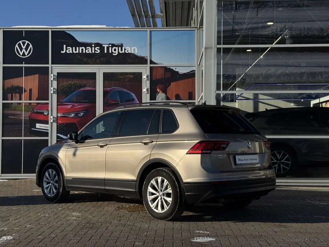 VOLKSWAGEN TIGUAN
