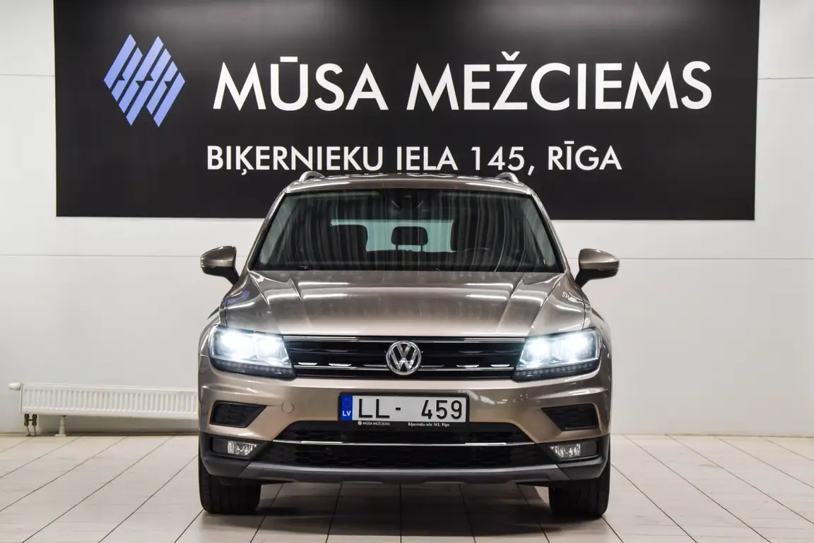 VOLKSWAGEN TIGUAN