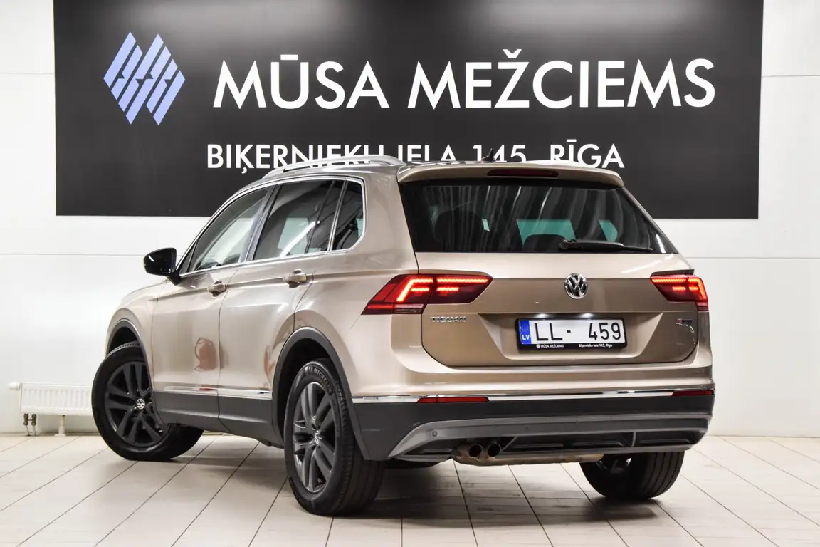 VOLKSWAGEN TIGUAN