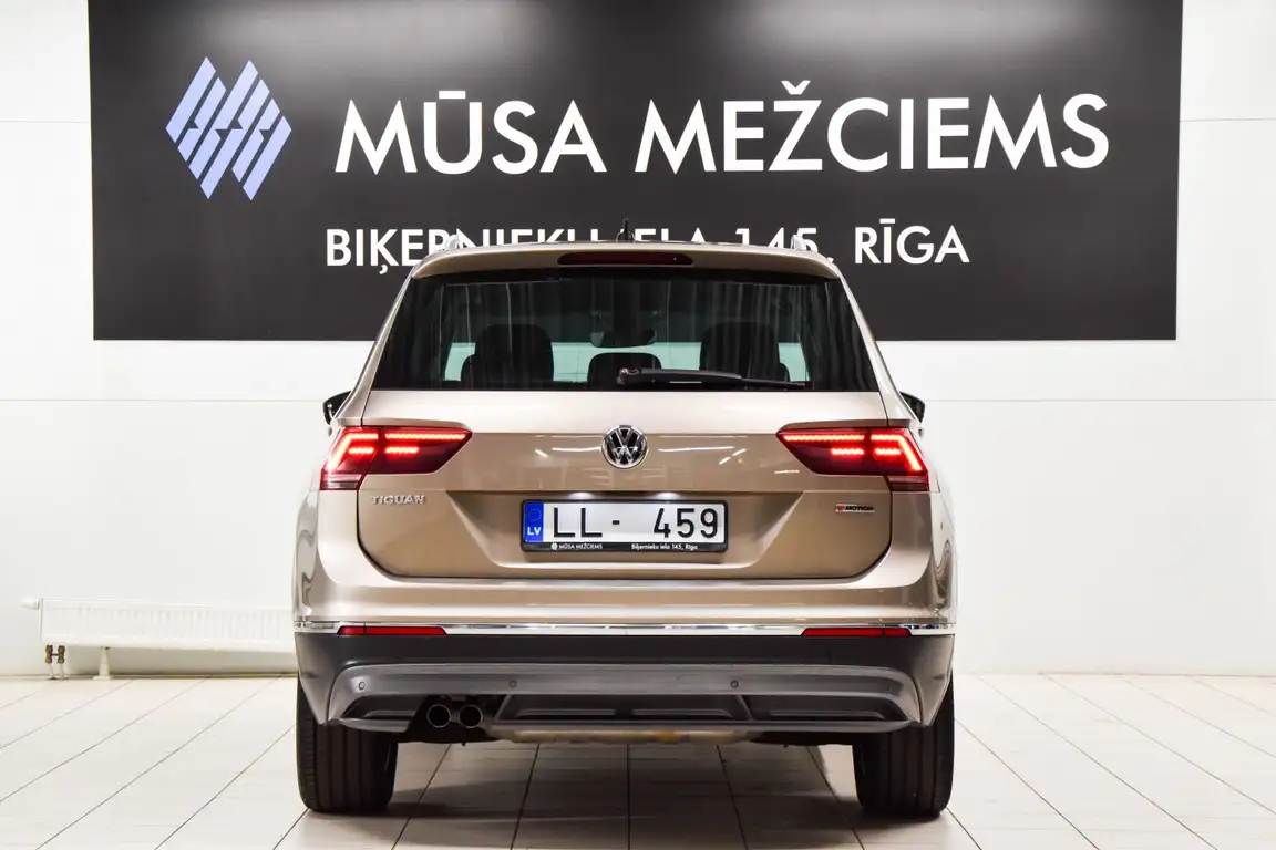 VOLKSWAGEN TIGUAN