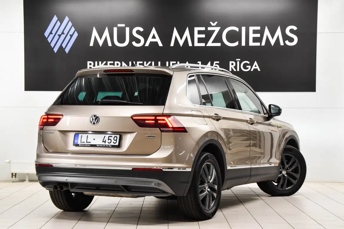 VOLKSWAGEN TIGUAN
