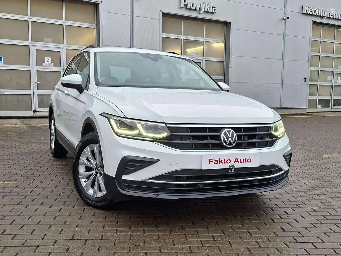 VOLKSWAGEN TIGUAN