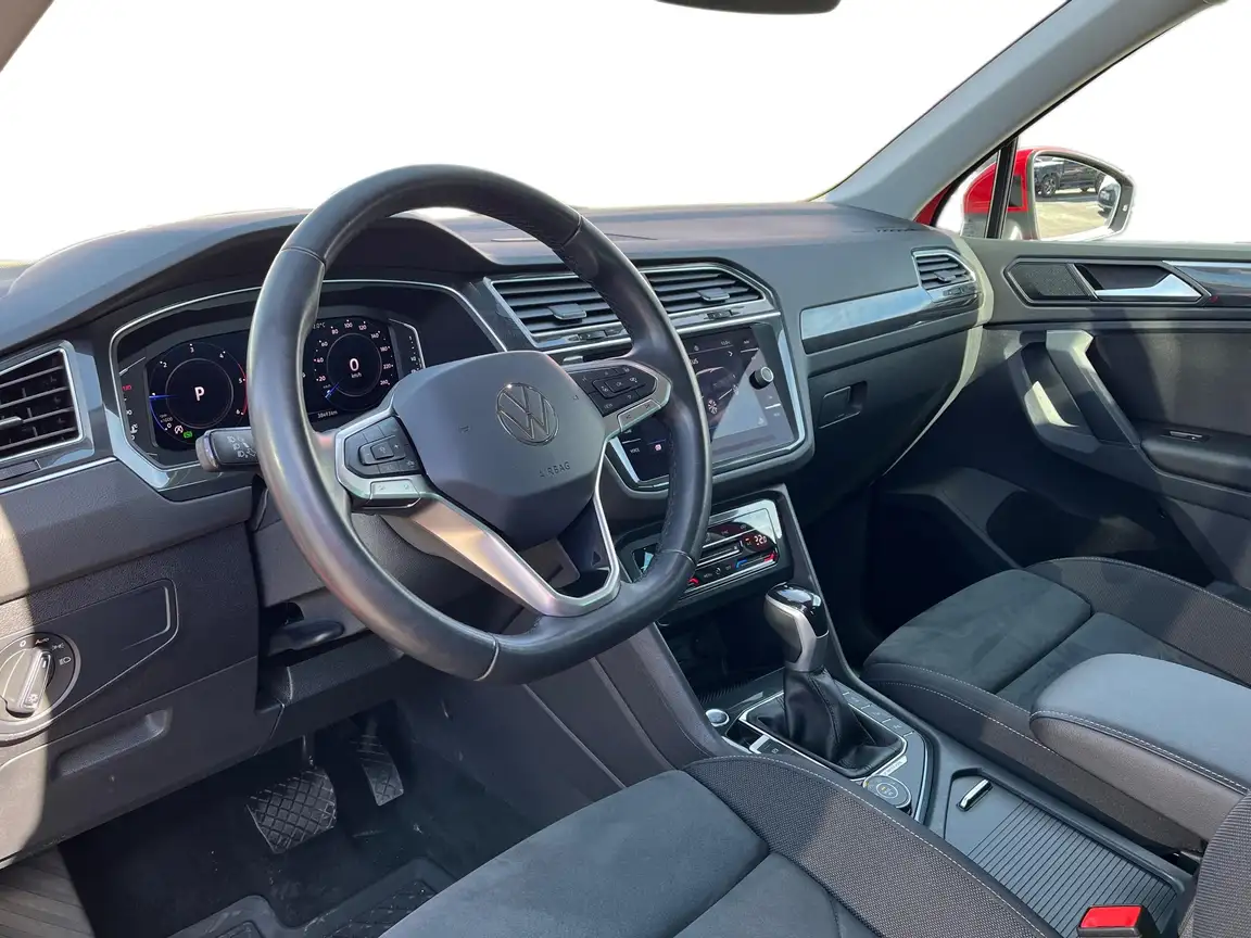 VOLKSWAGEN TIGUAN