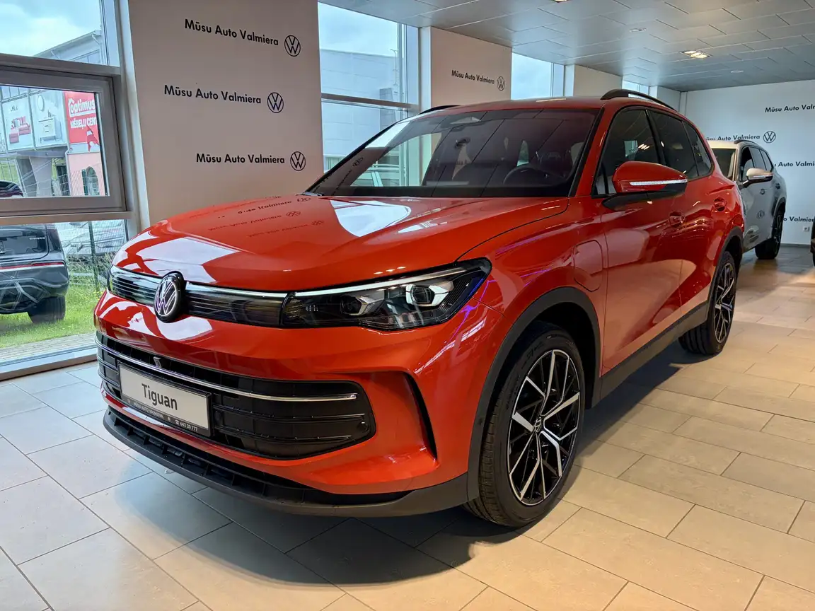 VOLKSWAGEN TIGUAN