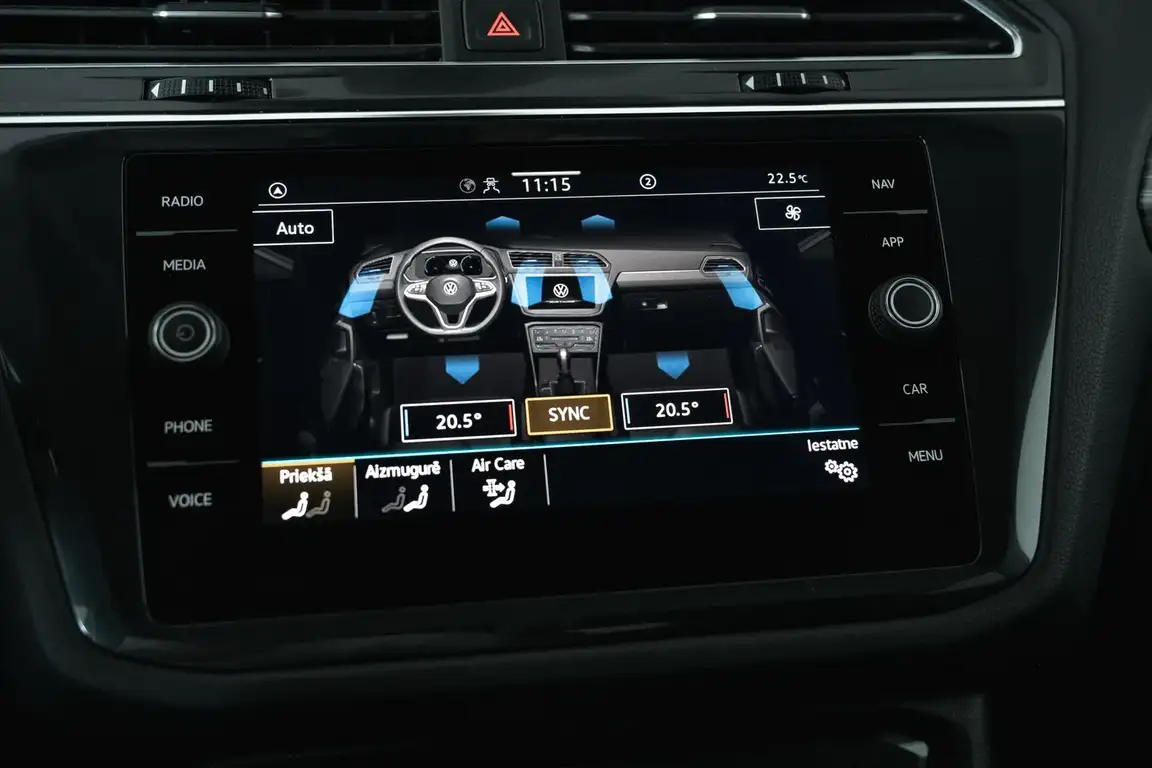 VOLKSWAGEN TIGUAN