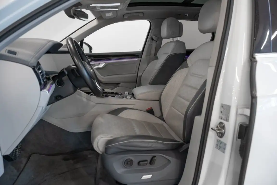 VOLKSWAGEN TOUAREG