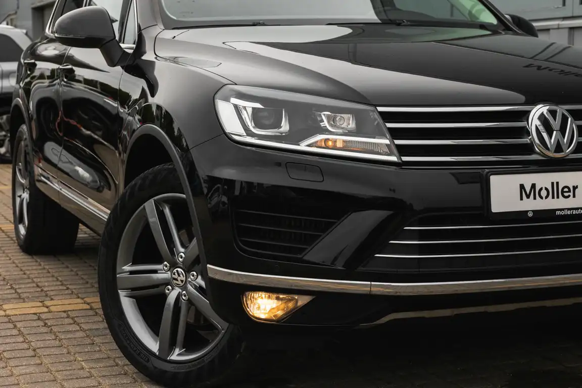 VOLKSWAGEN TOUAREG