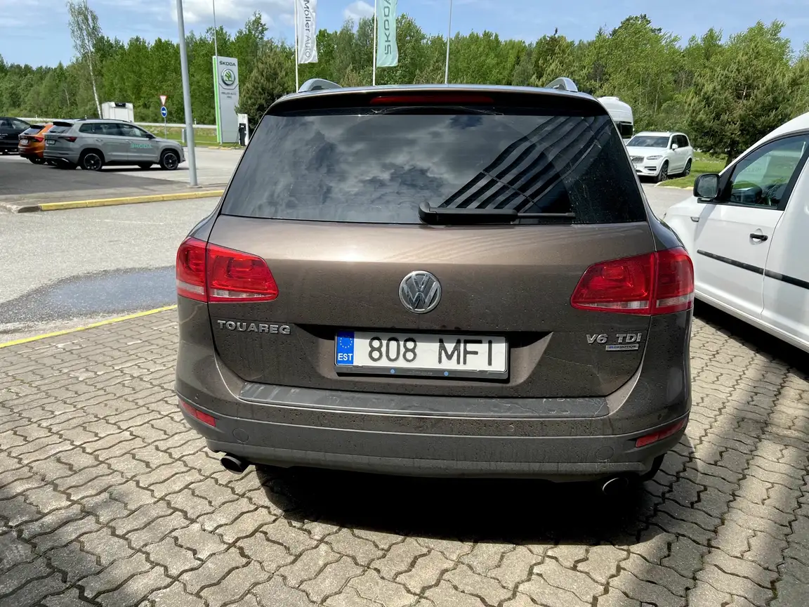 VOLKSWAGEN TOUAREG