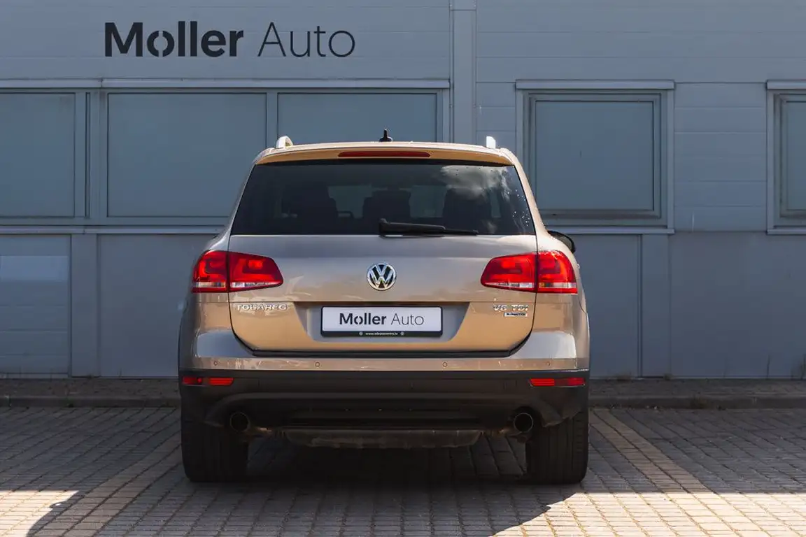 VOLKSWAGEN TOUAREG