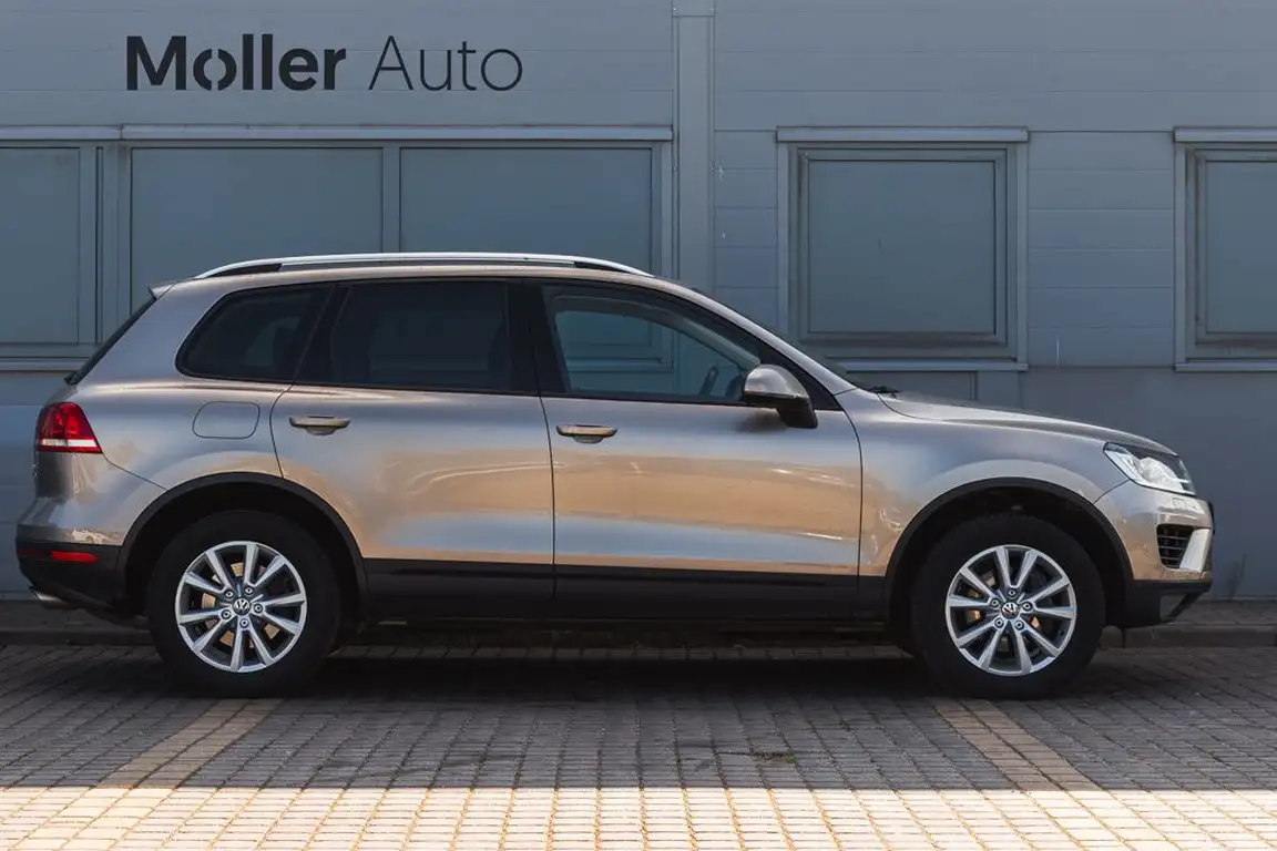 VOLKSWAGEN TOUAREG