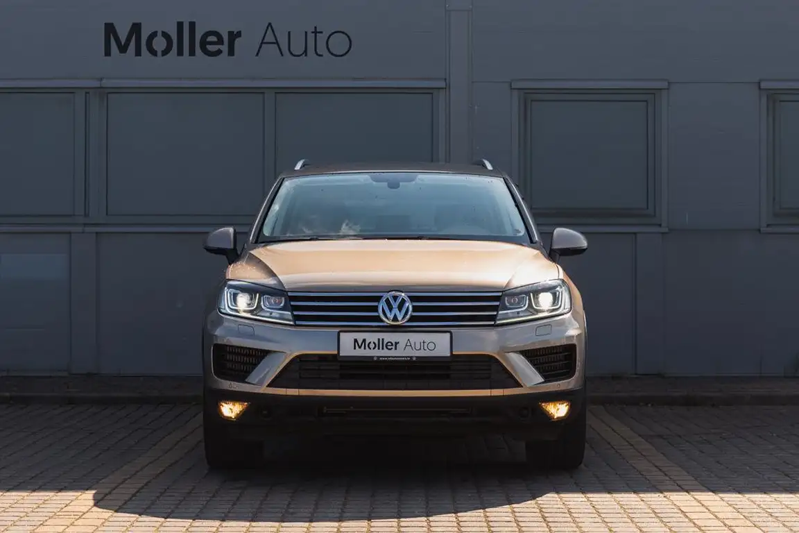 VOLKSWAGEN TOUAREG