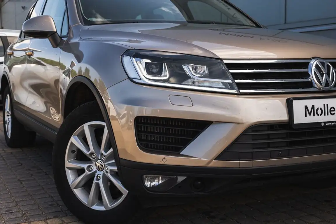 VOLKSWAGEN TOUAREG
