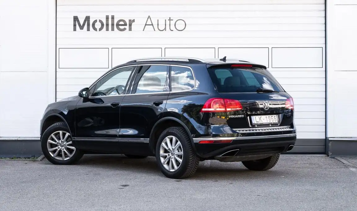 VOLKSWAGEN TOUAREG