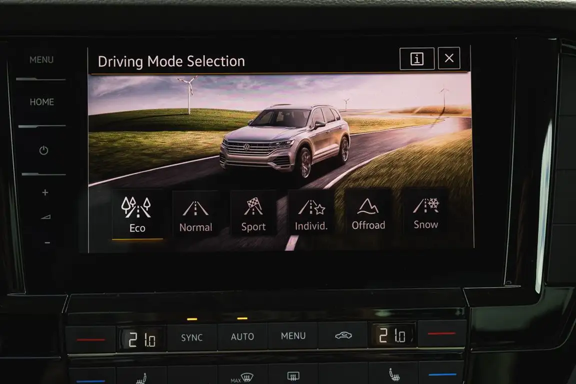 VOLKSWAGEN TOUAREG
