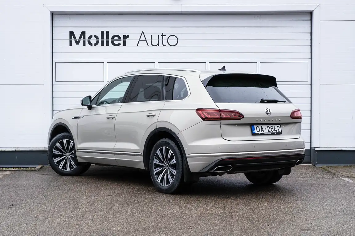 VOLKSWAGEN TOUAREG