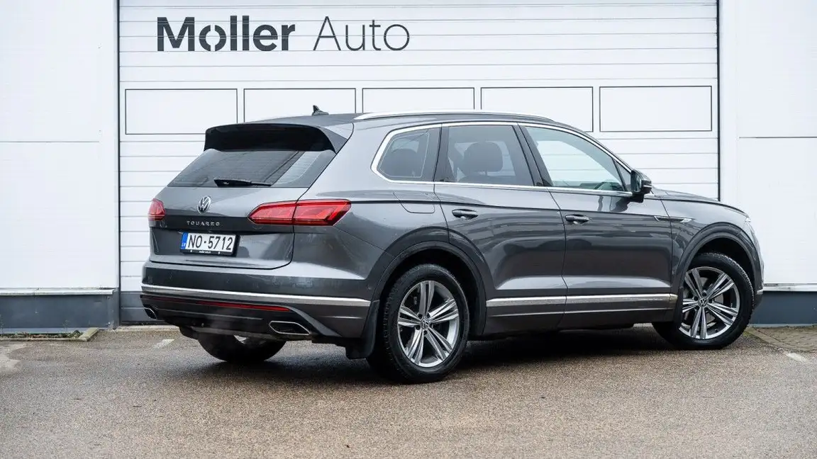 VOLKSWAGEN TOUAREG