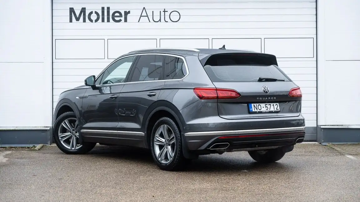 VOLKSWAGEN TOUAREG