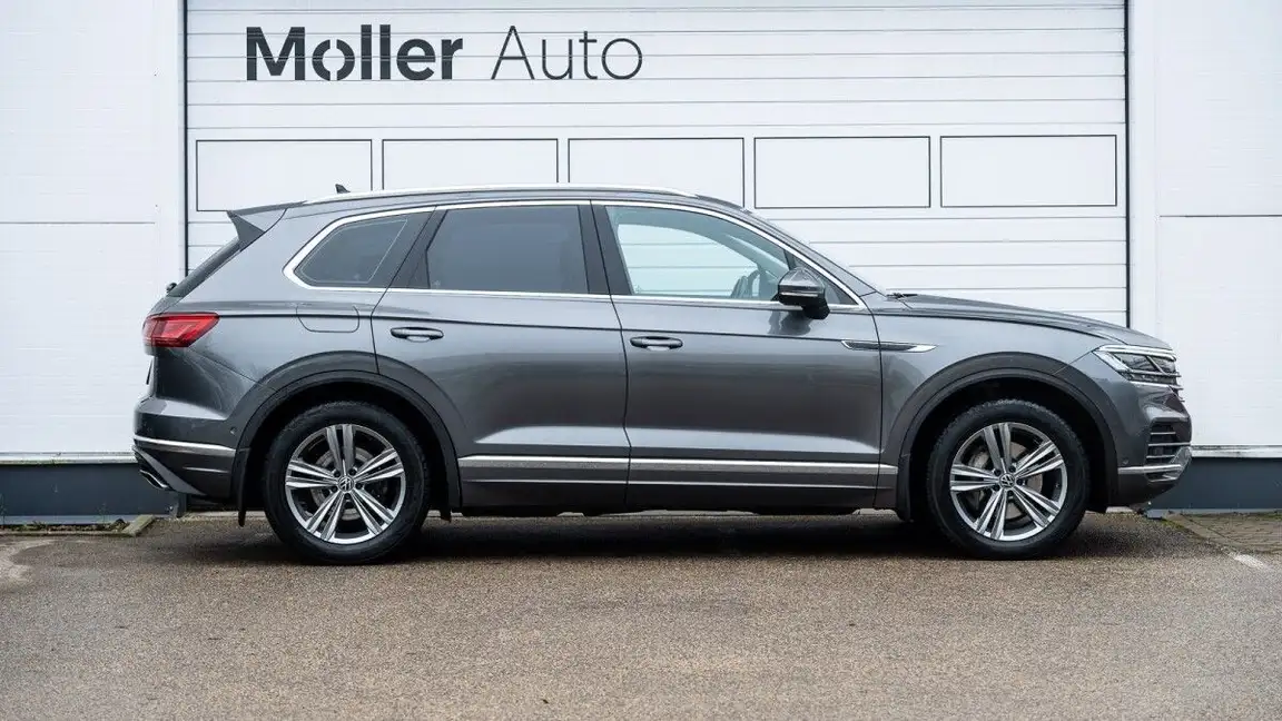 VOLKSWAGEN TOUAREG