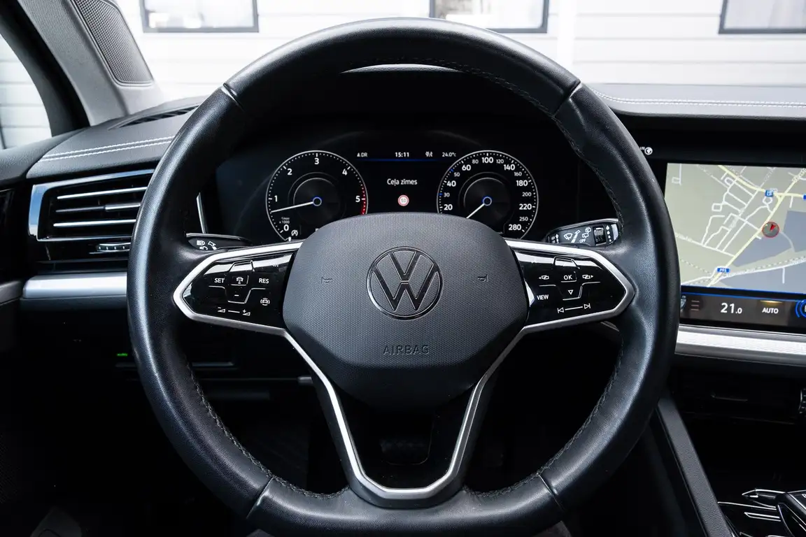 VOLKSWAGEN TOUAREG