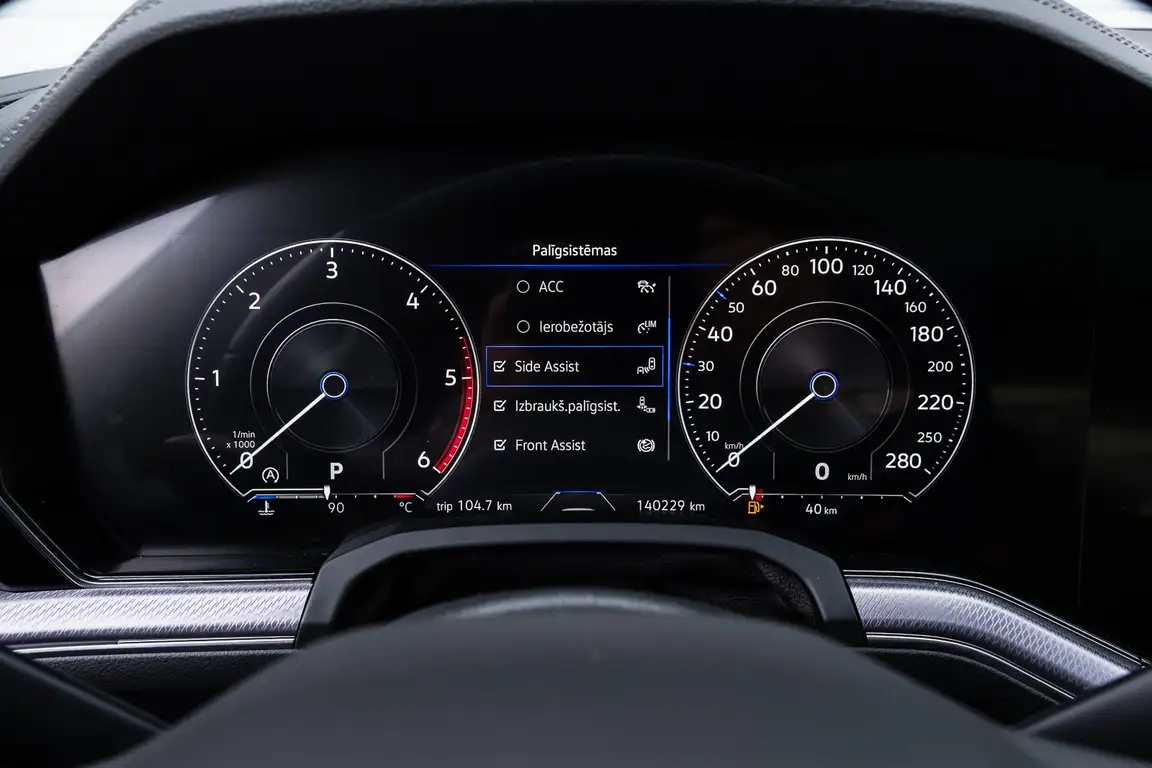 VOLKSWAGEN TOUAREG