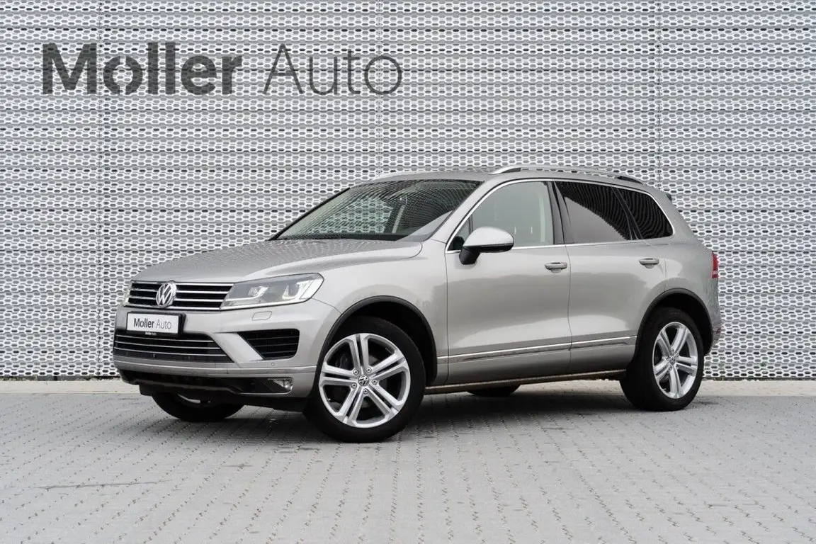 VOLKSWAGEN TOUAREG