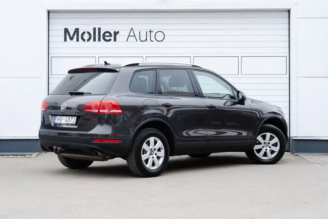 VOLKSWAGEN TOUAREG