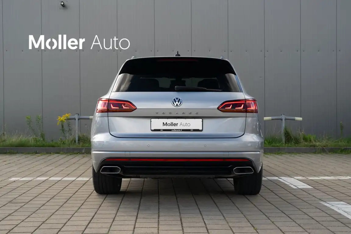 VOLKSWAGEN TOUAREG