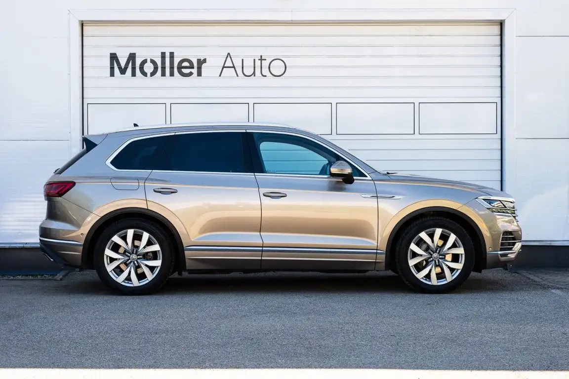 VOLKSWAGEN TOUAREG